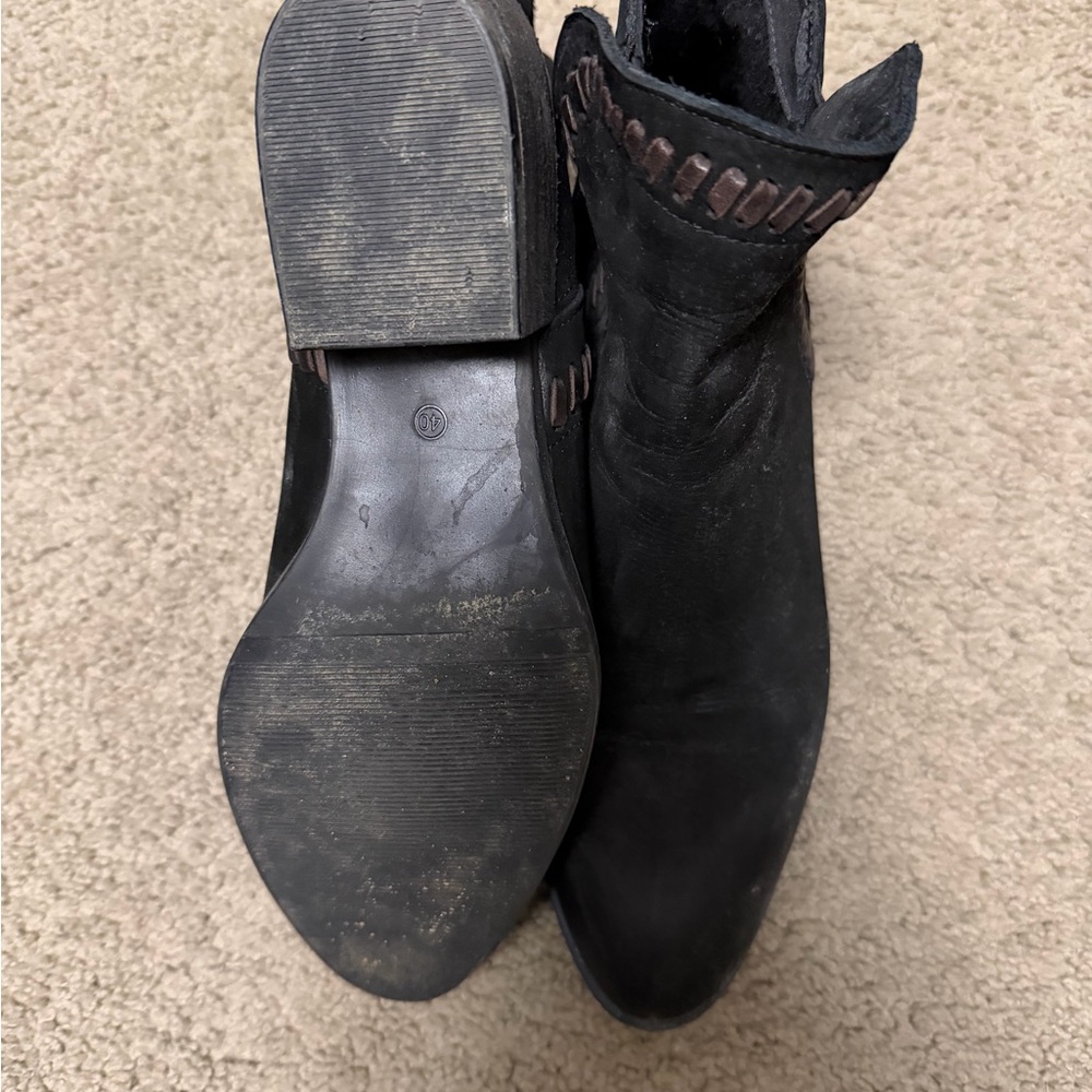 Bueno Women's Black Leather Ankle Boots - Picture 3 of 4